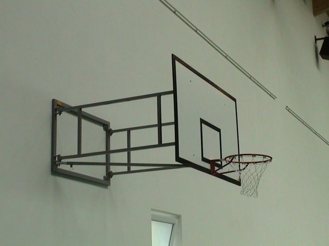 Basketbalová konstrukce otočná, interiér, vysazení do 1 m