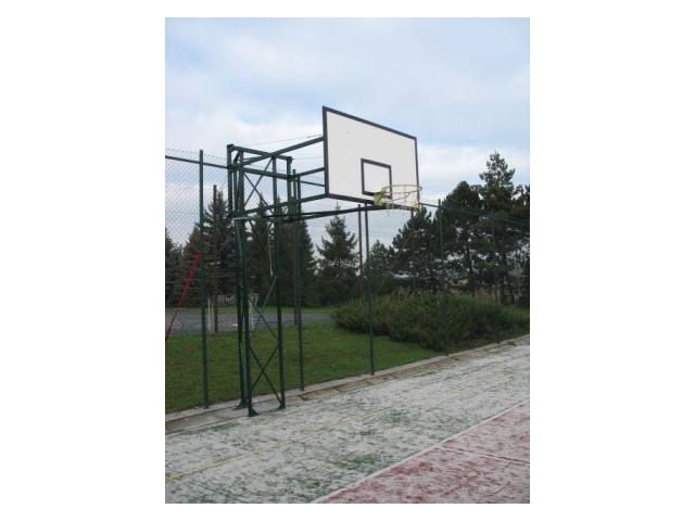 Basketbalová konstrukce příhradová, pevná, vysazení do 2,5 m (KOMAXIT)