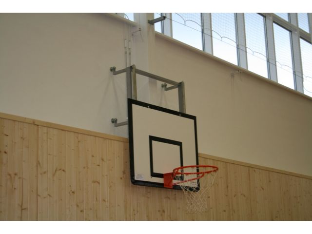 Basketbalová konstrukce přídavná pro regulaci výšky desky s košem 2,60 až 3,05 m - interiér