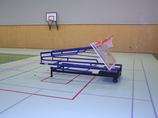 Basketbalová konstrukce pojízdná, interiér, sklopná-skládací, vysazení 2 m