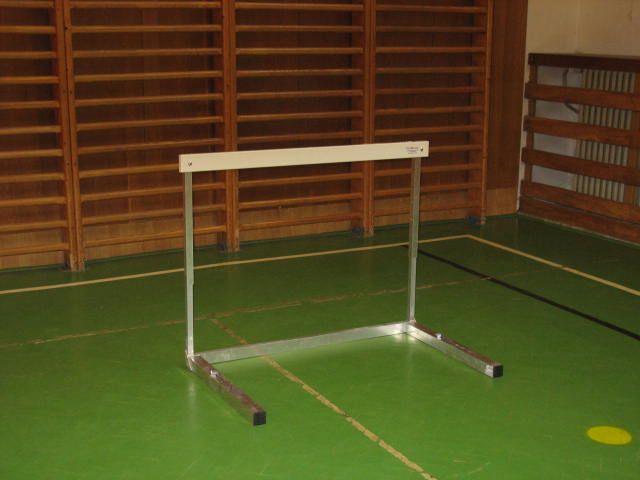 Běžecká překážka atletická