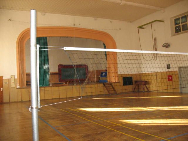 Volejbalové sloupky (ZN), prům.102 mm, s napínacím šroubem + pouzdra a víčka, (CERTIFIKÁT)