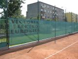 Zástěna na tenisový kurt EKONOM - 65% zastínění, rozm. 12x2 m  (barva zelená) - rašlovaný úplet (PE)